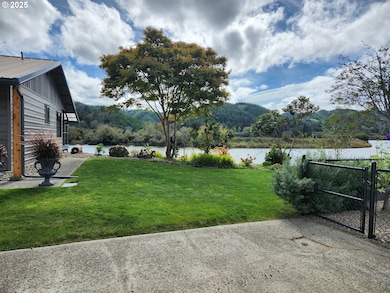 1144 Winchester Ave, Reedsport, OR 97467 - photo 4