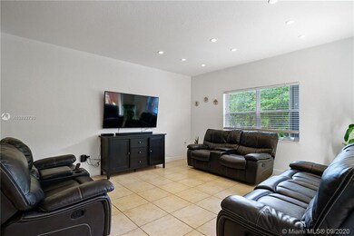 6840 NW 109th Ct, Doral, FL 33178 - photo 7