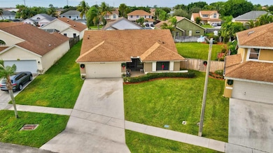 22561 Blue Fin Trail, Boca Raton, FL 33428 - photo 2