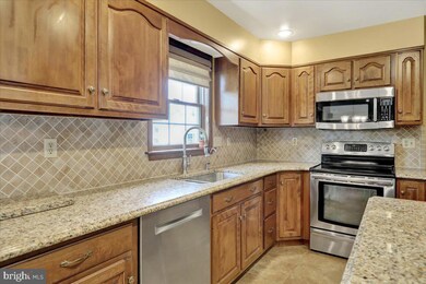 2105 Bressler Dr, Reading, PA 19610 - photo 4