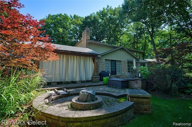 1320 Kings Carriage Rd, Grand Blanc, MI 48439 - photo 5