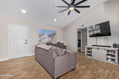 1219 E Wickieup Ln, Phoenix, AZ 85024 - photo 4