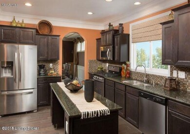 Farmington Kitchen w/Crown Molding