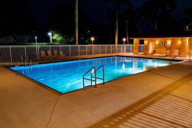 241 W Forest Oak Cir, Davie, FL 33325 - photo 4