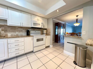 Park Layne Tower unit 36, Hallandale Beach, FL 33009 - photo 4