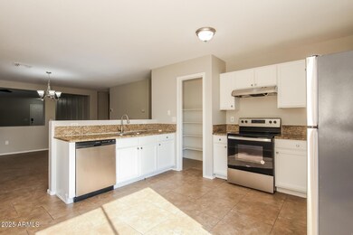 004-photo-kitchen-12296547