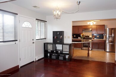 Open Floor Plan & Nat'l Lt
