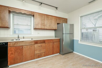 1202 S Sumner St, Wheaton, IL 60189 - photo 4