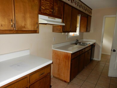 607 Cherokee Trail NW, Dalton, GA 30721 - photo 5