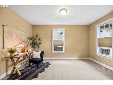 1021 Hartford Dr, Forest Grove, OR 97116 - photo 5