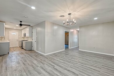 7702 Yoe St, Houston, TX 77016 - photo 5