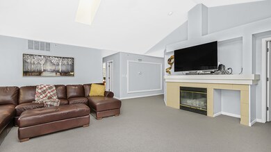 7424 Lincoln Ave. Unit D, Skokie, IL 60076