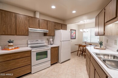 14237 N Palm Ridge Dr W, Sun City, AZ 85351 - photo 7