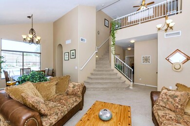 13006 W Valentine Ave El-large-003-4-Liv