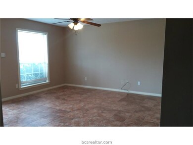 1208 Webhollow Cir unit A, Bryan, TX 77801 - photo 4