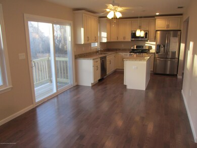 382 Raritan St, South Amboy, NJ 08879 - photo 6