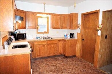 17 Felton St, North Tonawanda, NY 14120 - photo 4