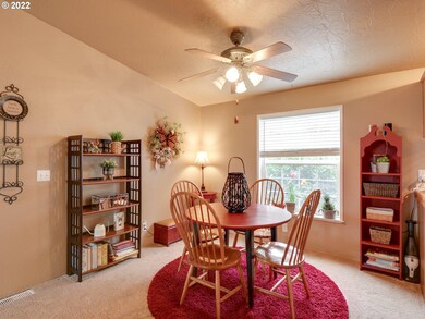 1036 SW Clawson Cir, Troutdale, OR 97060 - photo 6