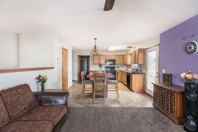 307 SW 2nd St, Newton, KS 67114 - photo 6