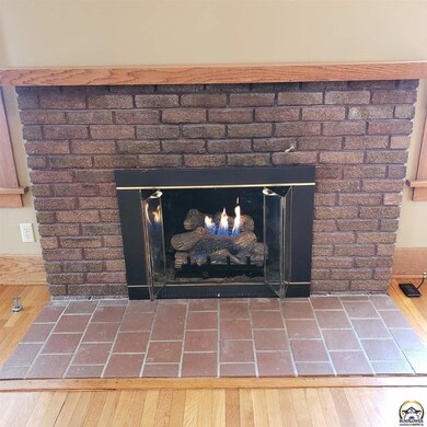 1534 SW Plass Ave, Topeka, KS 66604 - photo 4