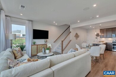 816 Wesley Ln unit A, Charlottesville, VA 22911 - photo 6