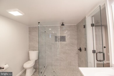 8426 Hall Rd, Pasadena, MD 21122 - photo 7