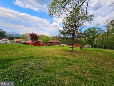 135 Southerly Dr, Moorefield, WV 26836 - photo 6