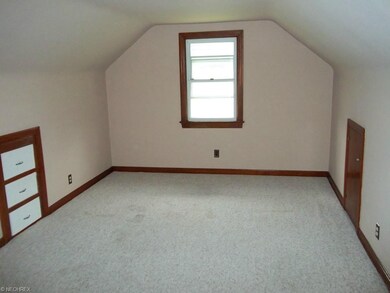 Large 2nd floor bedroom with walk in closet.