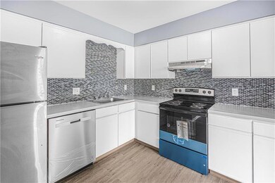 873 Maryland Ct, Whitehall, PA 18052 - photo 5