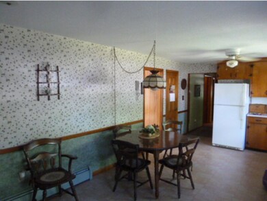 21 Dover St, Concord, NH 03301 - photo 2