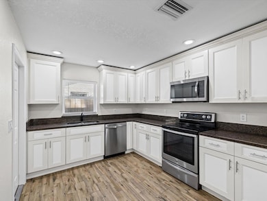 1918 Montego Ct, Oldsmar, FL 34677 - photo 2