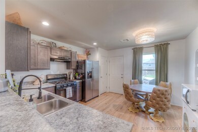 10195 E Kathy St, Claremore, OK 74019 - photo 4