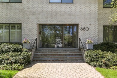 680 Steamboat Rd unit 6, Greenwich, CT 06830 - photo 4