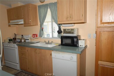 880 N Lake St unit 117, Hemet, CA 92544 - photo 7