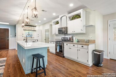 203 Crestwood Dr, Fredericksburg, TX 78624 - photo 7