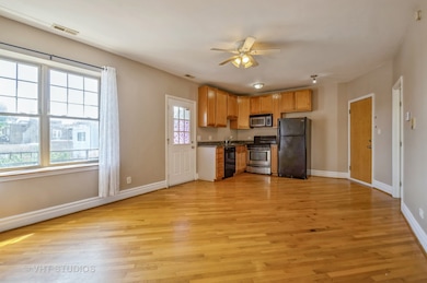 2819 W Rosemont Ave unit 3, Chicago, IL 60659 - photo 4