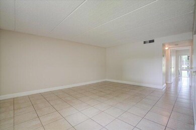 1104 Meadows Cir unit 1104, Boynton Beach, FL 33436 - photo 5