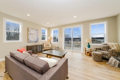 009-photo-living-room-8825468