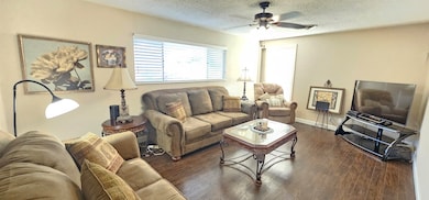 2324 Manley Cir, Orange, TX 77630 - photo 3