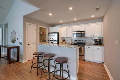 5066 Calais Dr (34)