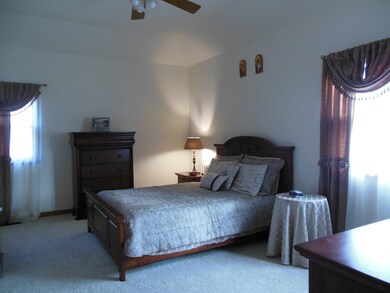 1208 Ardmore Dr, Naperville, IL 60540 - photo 5