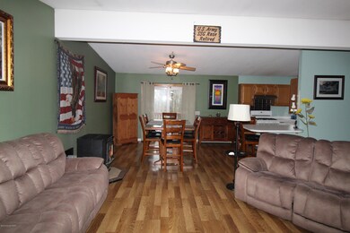 living rm/dining area