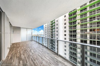 Aria on the Bay unit 2304, Miami, FL 33132 - photo 2