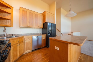 8382 Cedarview Cir, Savage, MN 55378 - photo 7