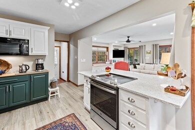 9 Marion Rd, Middleboro, MA 02346 - photo 6