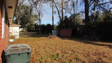 605 W Howard Dr, Brunswick, GA 31523 - photo 2