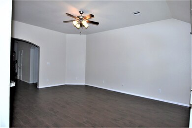 5910 Carnaby Ln, Rosenberg, TX 77471 - photo 5