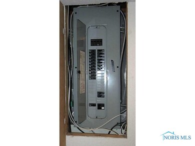 3717 Elmhurst Rd, Toledo, OH 43613 - photo 4