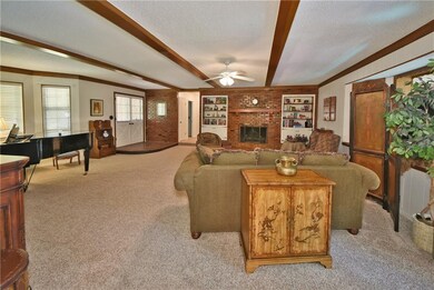 Entryway, Living/Dining Room