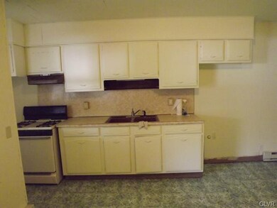 135 N Filbert St, Allentown, PA 18109 - photo 4